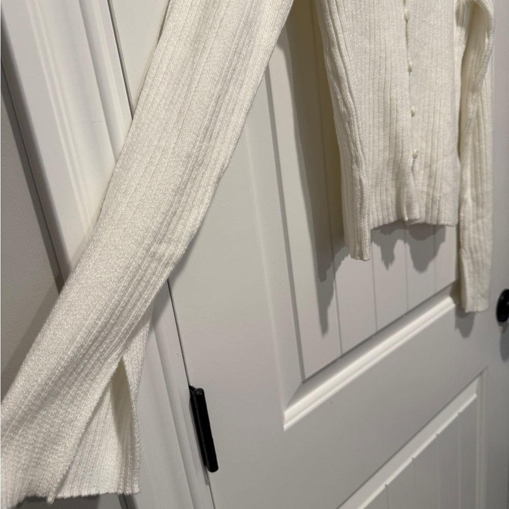 White Ribbed Button-Up Cardigan Top - Picture 4 of 8